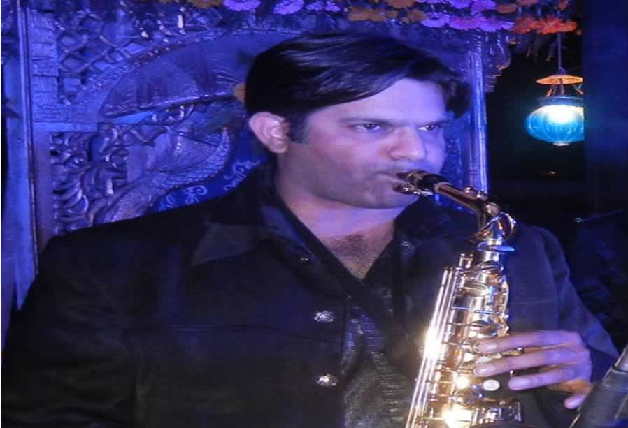 best saxophone player goa